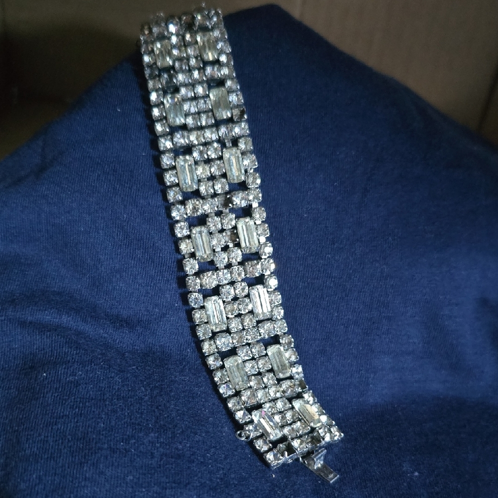 Vintage Elegant Silver Rhinestone Bracelet